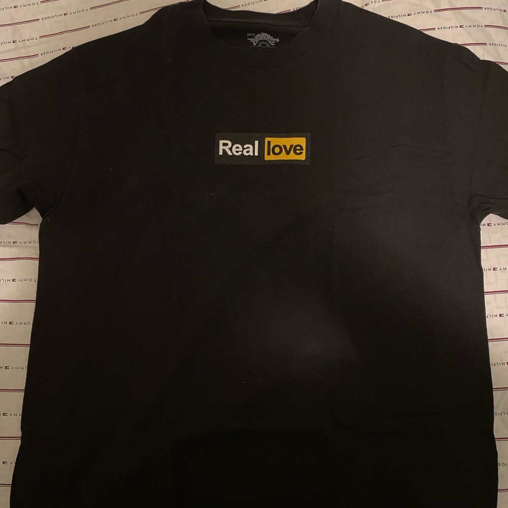 black graphic tee